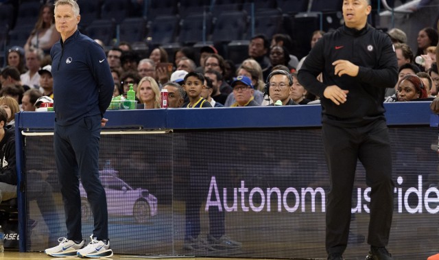 华体会手机网页版-科尔：卢是顶级教练 他最厉害的一点就是坚守战术 稳住球员心态