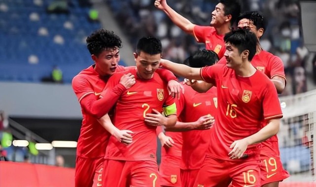 华体会手机网页版-意外！他在国安效力时被批评踢球不动脑子，如今却转型成本土名帅