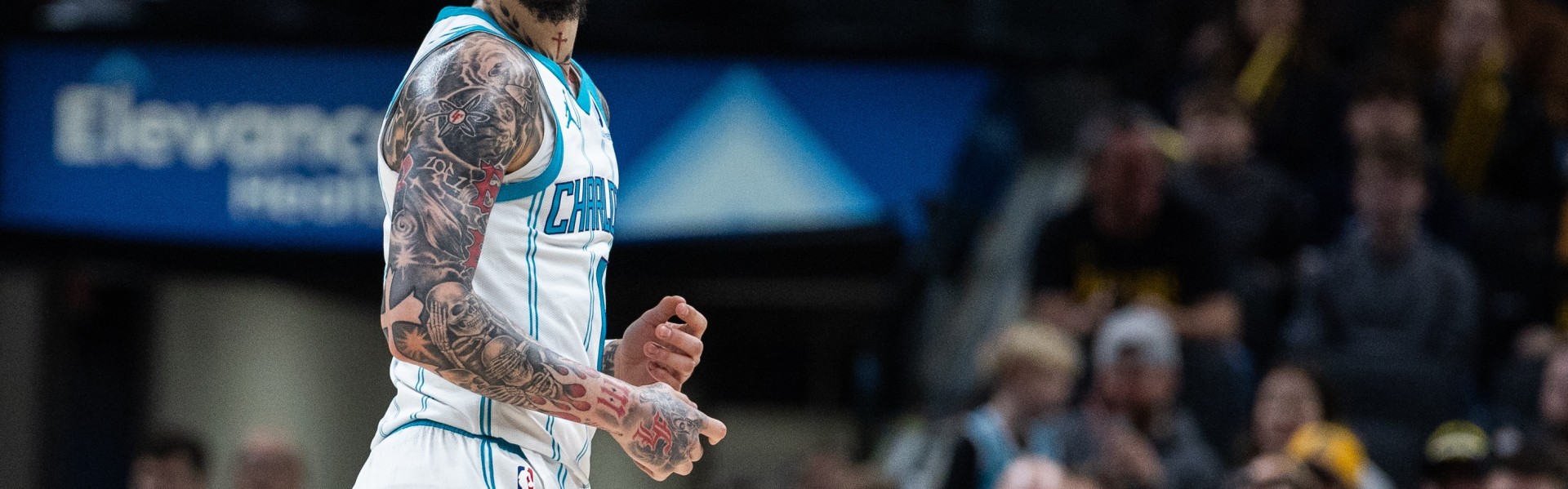 三球出战28分钟 12中4&amp;三分10中3拿到14分7板9助 正负值+24