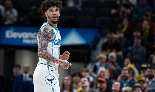 三球出战28分钟 12中4&amp;三分10中3拿到14分7板9助 正负值+24